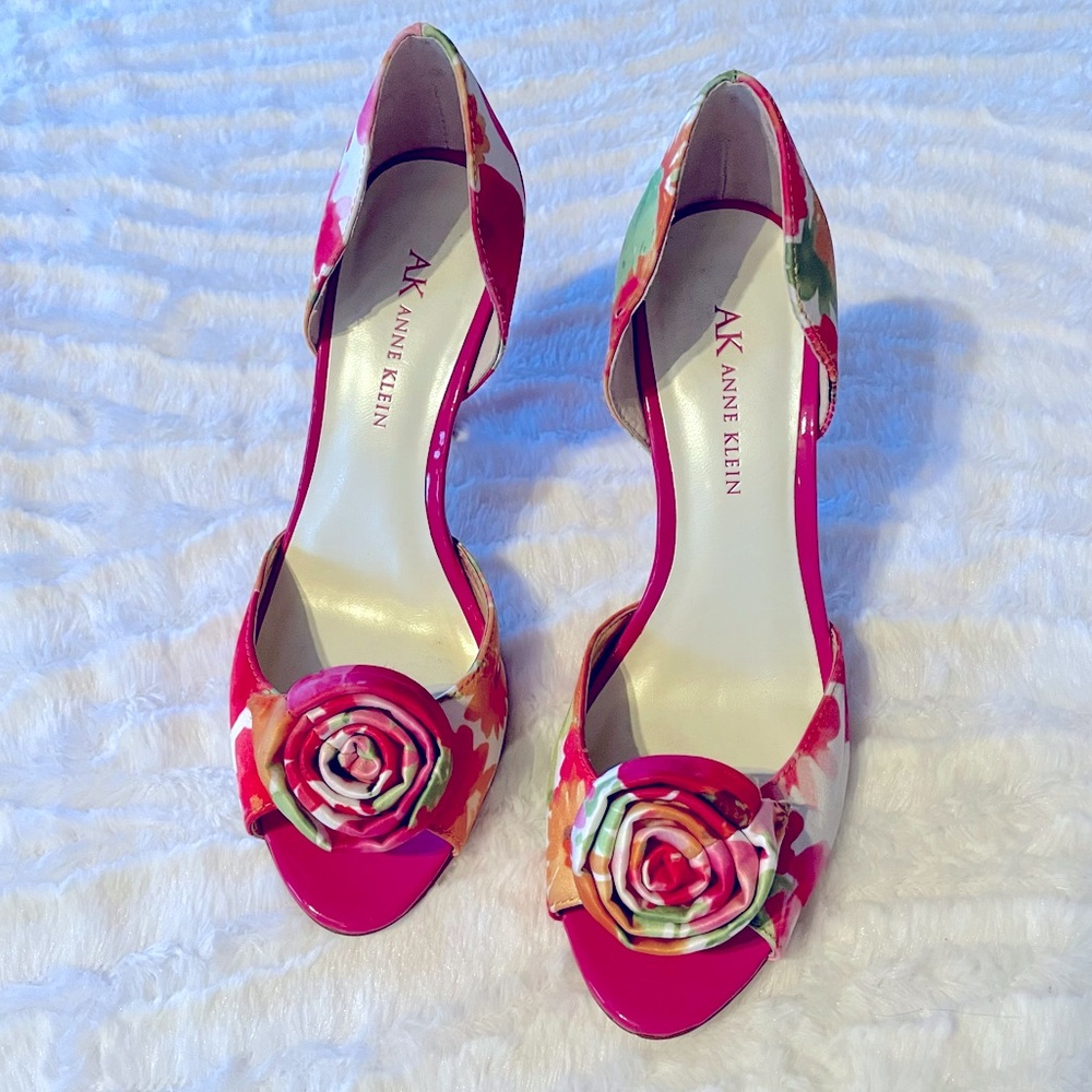 Anne Klein Floral Pumps - Picture 2 of 8